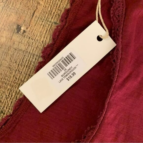 Natural reflections women’s size 2X burgundy lace trim tank top NWTs - Picture 5 of 7